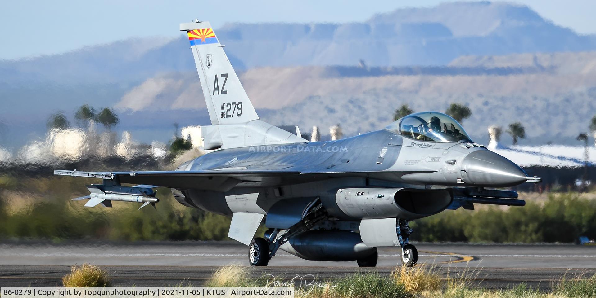 86-0279, 1986 General Dynamics F-16C Fighting Falcon C/N 5C-385, REBEL12 taxing back to the hangers.
