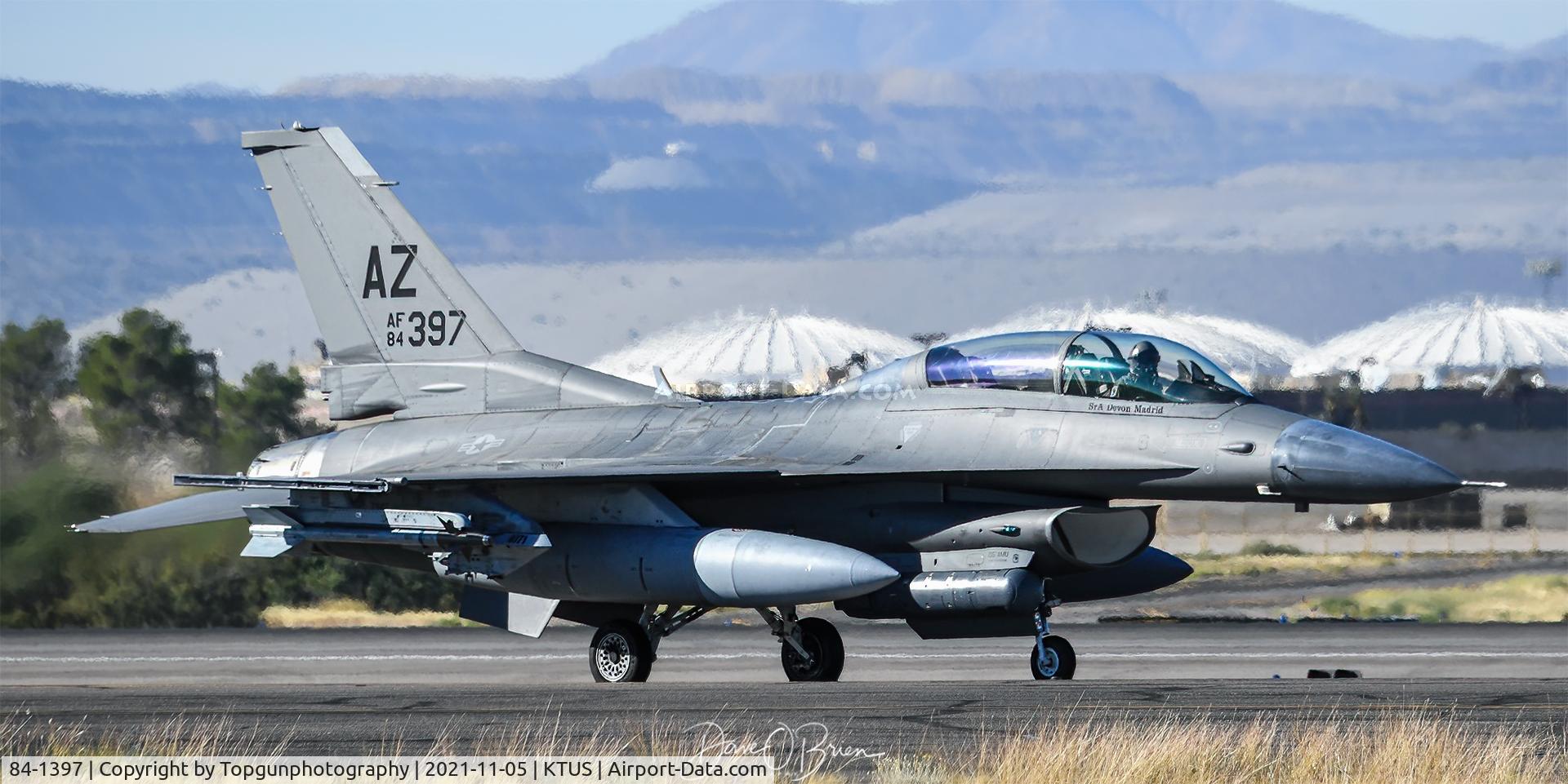 84-1397, General Dynamics F-16D Fighting Falcon C/N 5C-27, BUCKEYE21 
Wearing the new Have Glass paint scheme to help reduce help reduce the radar signature.