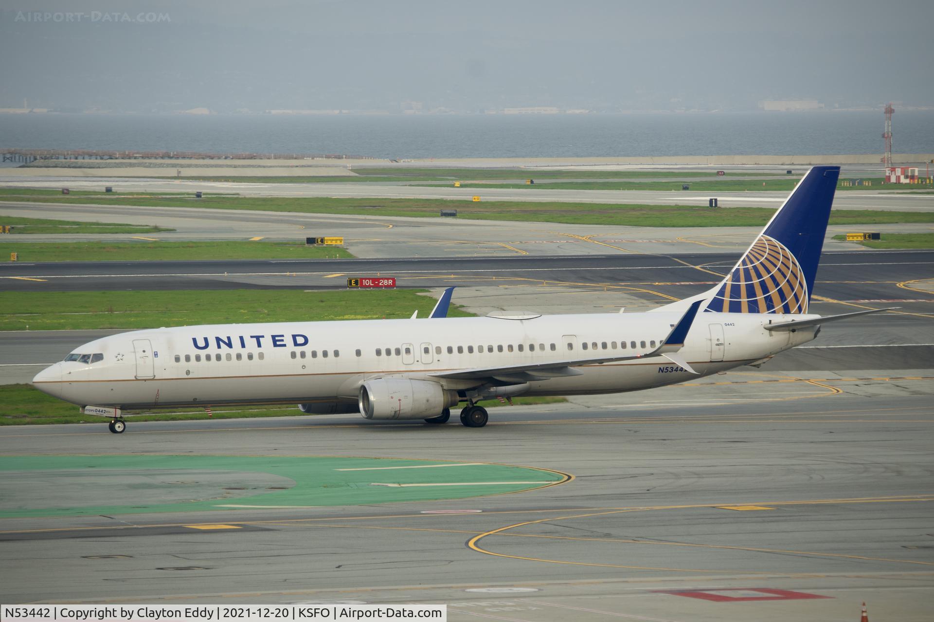 N53442, 2009 Boeing 737-924/ER C/N 33536, Pic taken from SkyTerrace SFO 2021.