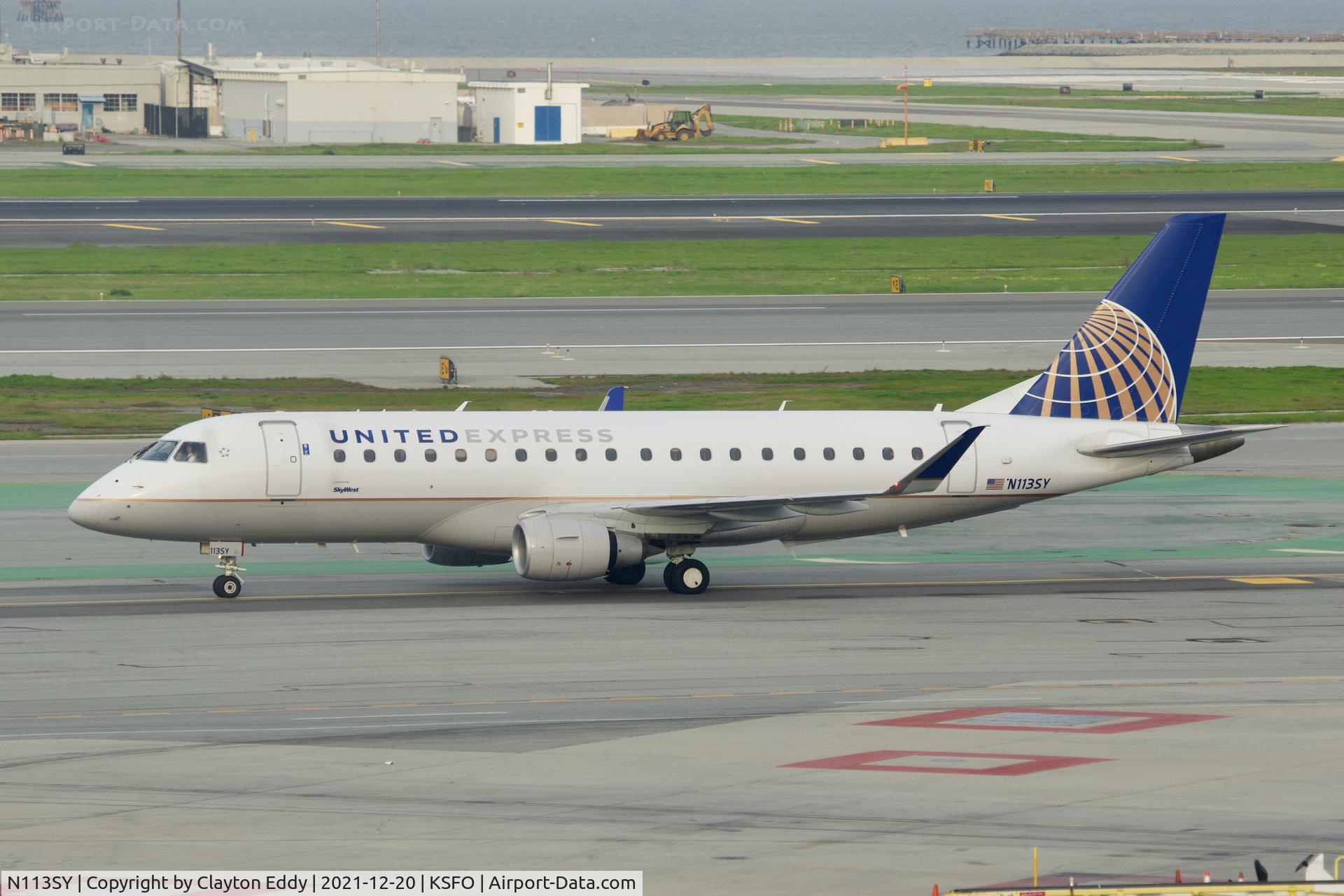 N113SY, 2014 Embraer 175LR (ERJ-170-200LR) C/N 17000407, Pic taken from SkyTerrace SFO 2021.