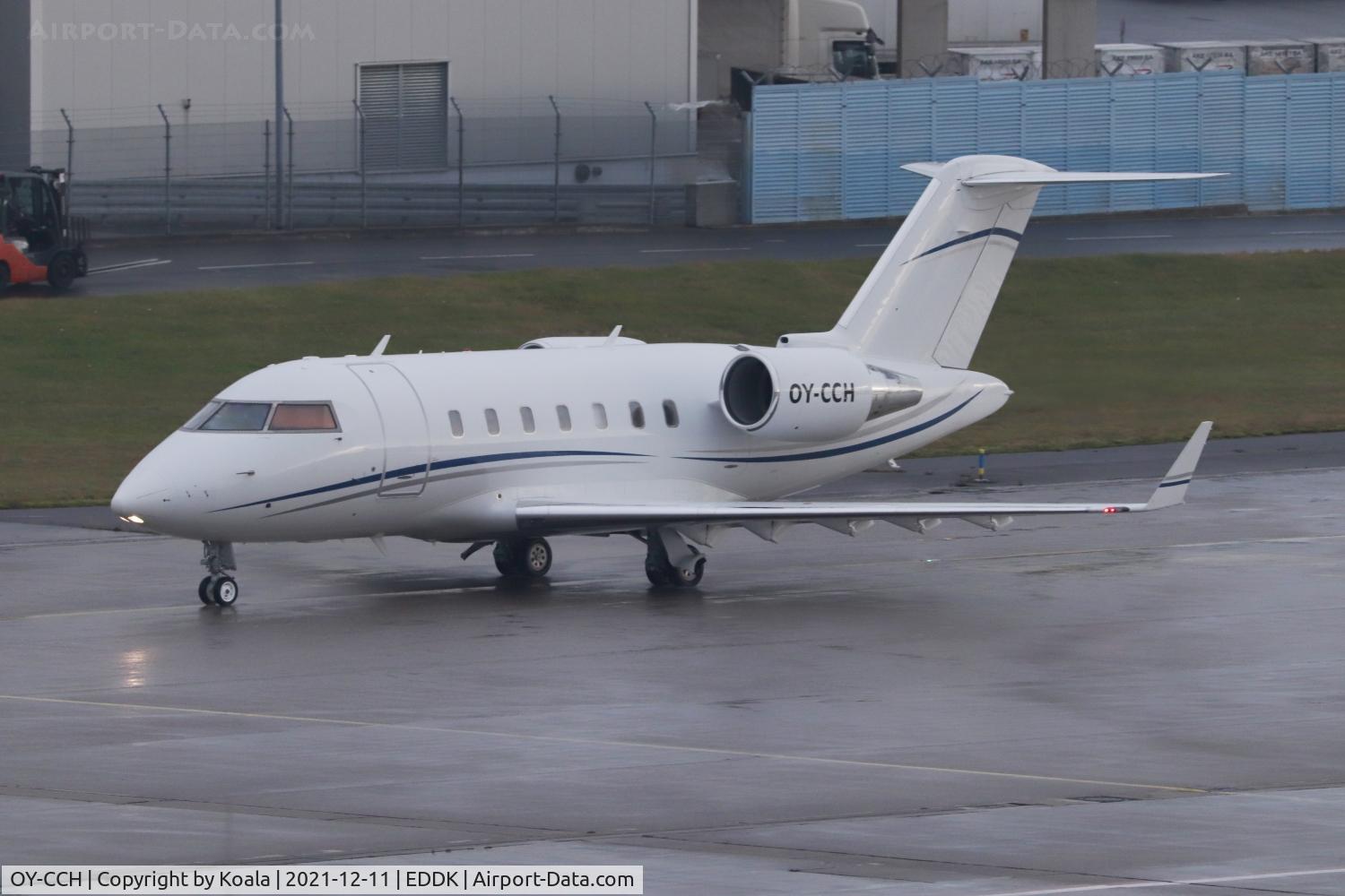 OY-CCH, 2008 Bombardier CL-600-2B16 Challenger 650 C/N 5765, Leaving CGN