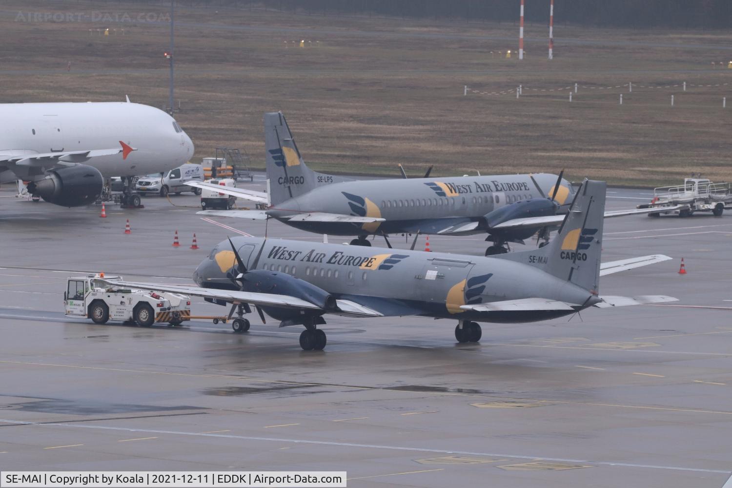 SE-MAI, 1988 British Aerospace ATP C/N 2010, Meeting of two old ladies
