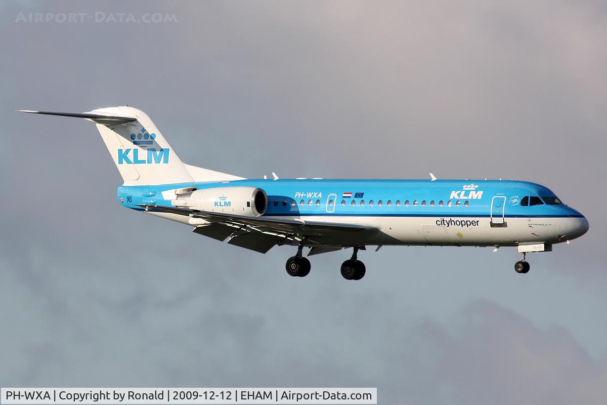 PH-WXA, 1996 Fokker 70 (F-28-0070) C/N 11570, at spl