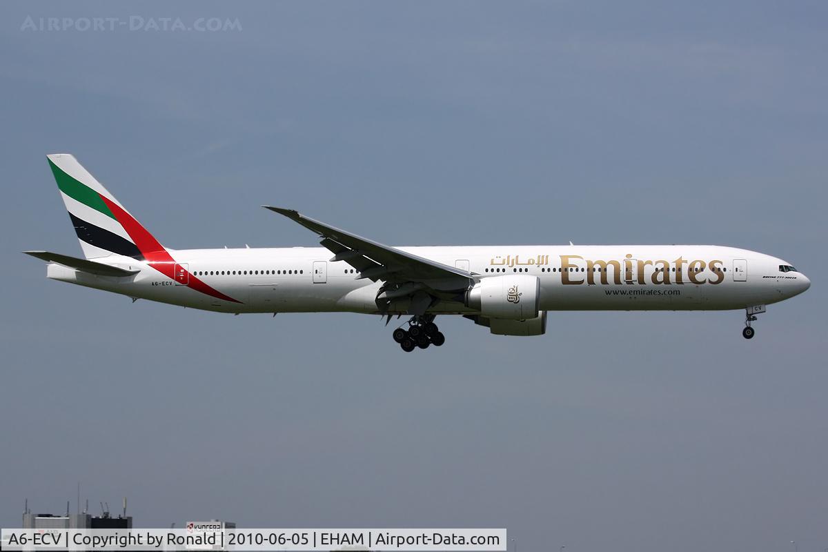 A6-ECV, 2009 Boeing 777-31H/ER C/N 35594, at spl