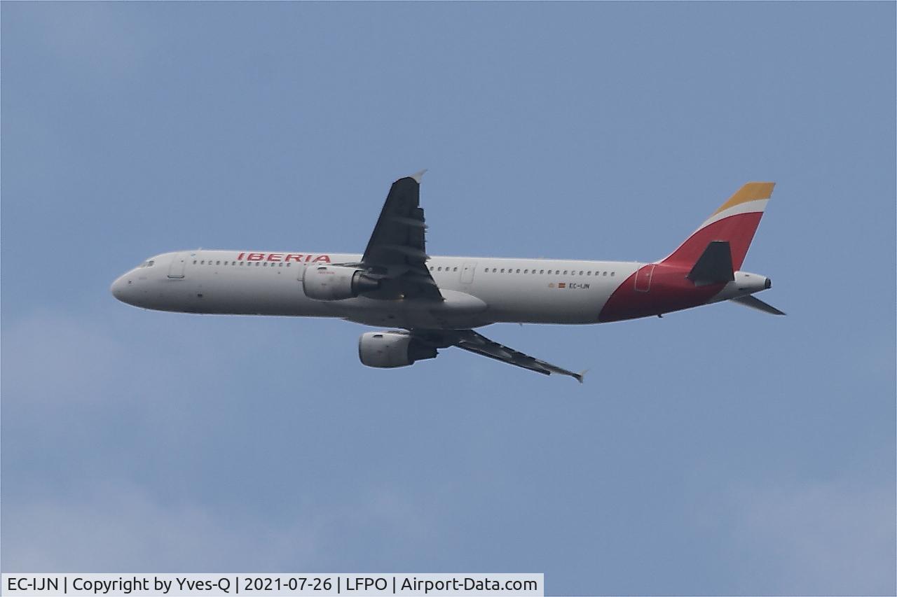 EC-IJN, 2002 Airbus A321-211 C/N 1836, Airbus A321-211, Climbing from rwy 24, Paris-Orly airport (LFPO-ORY)