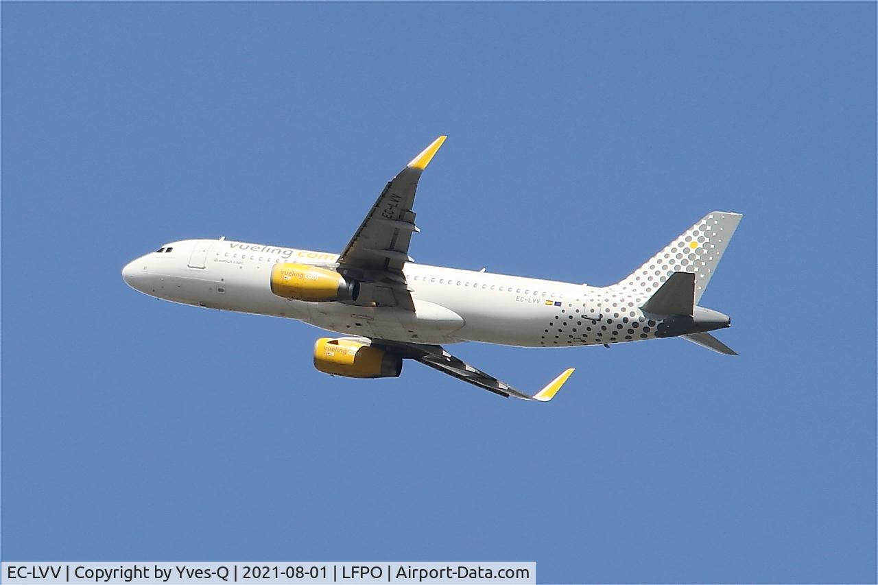 EC-LVV, 2013 Airbus A320-232 C/N 5620, Airbus A320-232, Climbing from rwy 24,Paris Orly airport (LFPO-ORY)