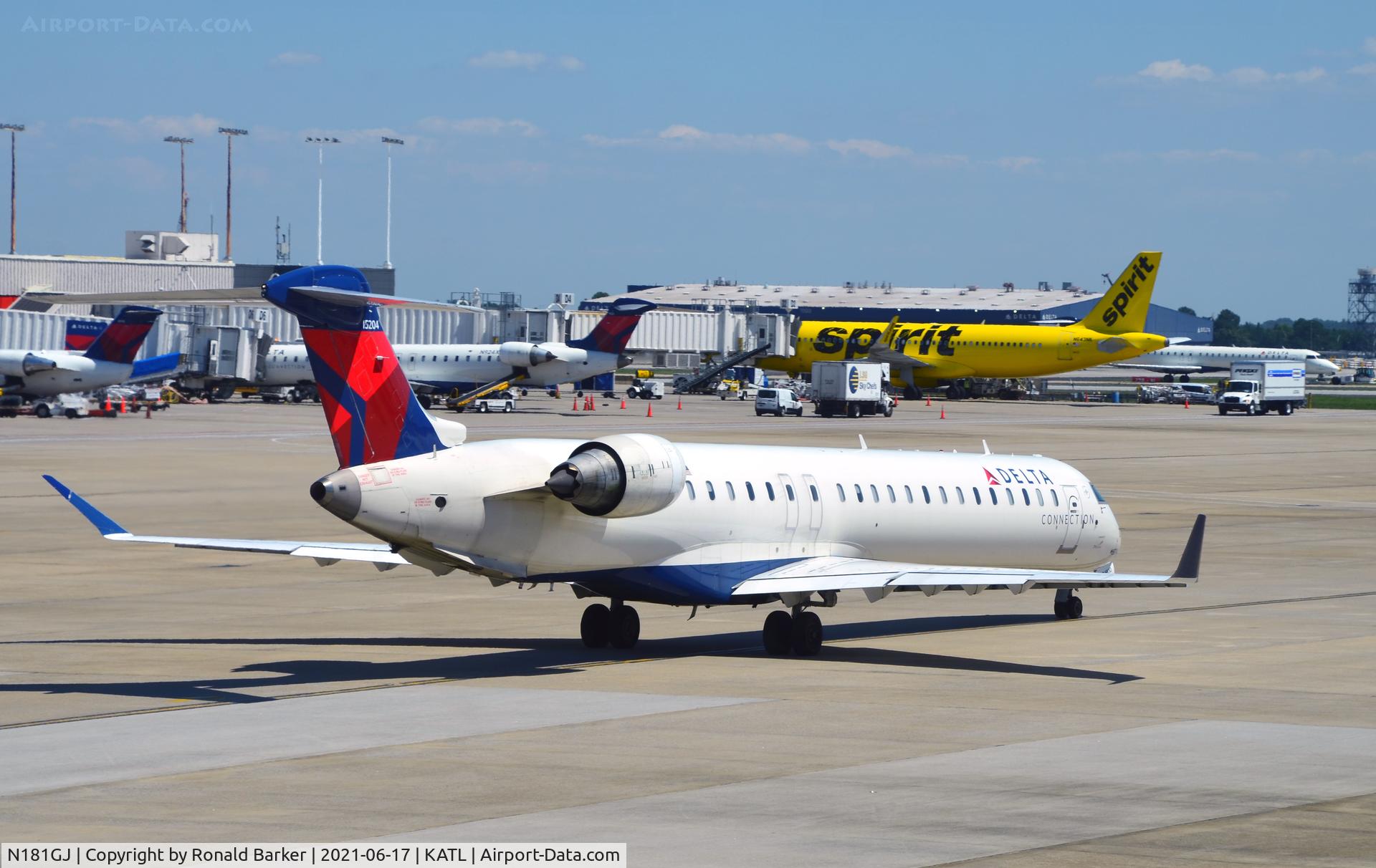 N181GJ, 2008 Bombardier CRJ-900 (CL-600-2D24) C/N 15204, Taxi for takeoff Atlanta