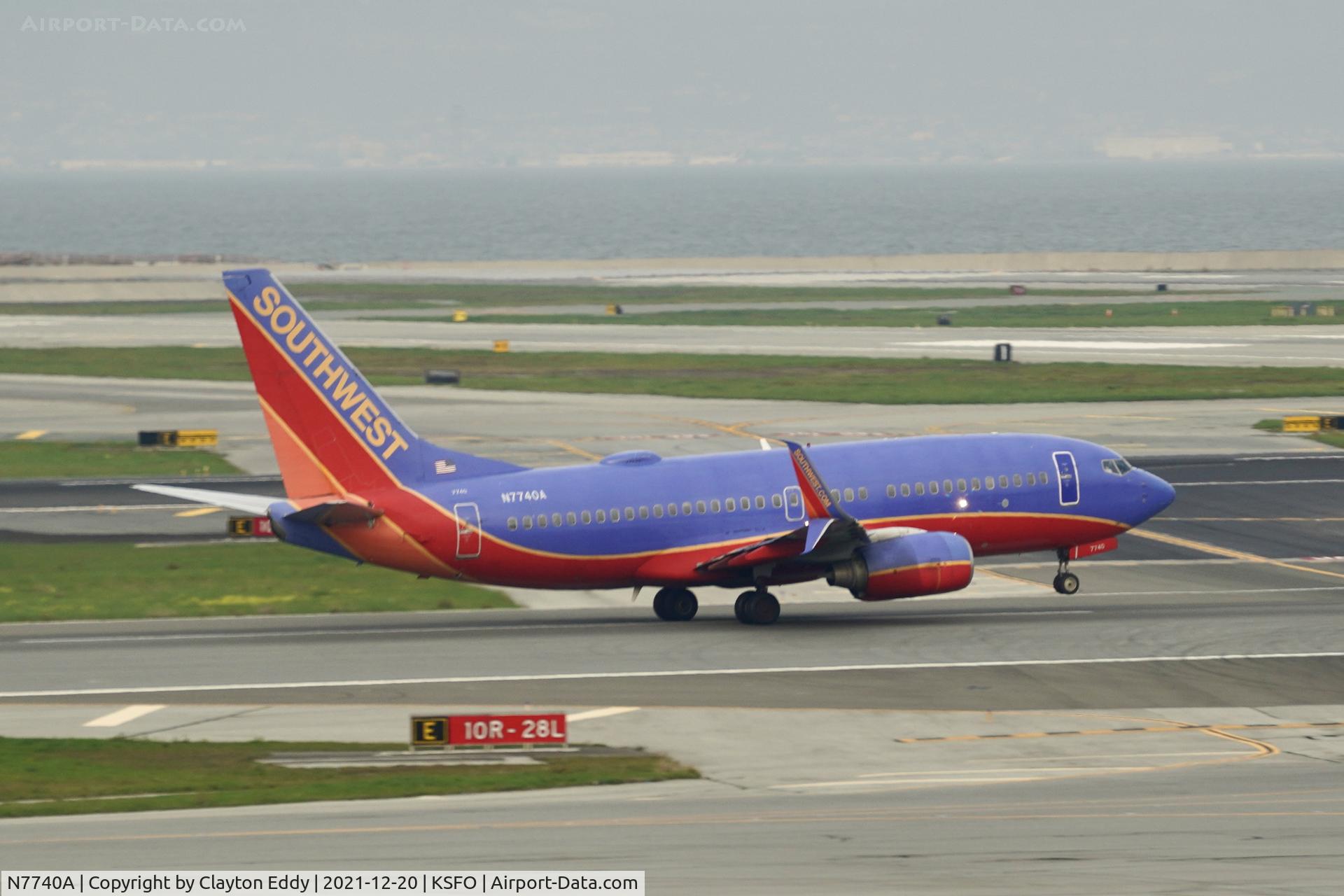 N7740A, 2007 Boeing 737-7BD C/N 33927, Pic taken from SkyTerrace departing runway 10 SFO 2021.