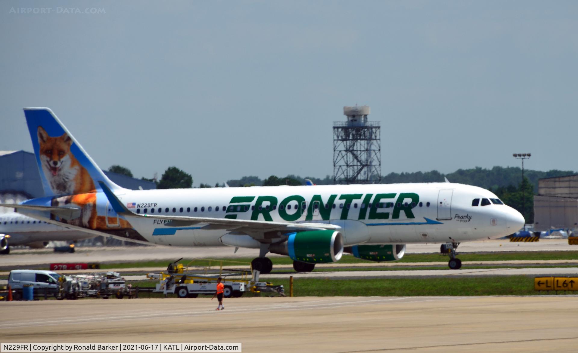N229FR, 2013 Airbus A320-214 C/N 5581, Taxi Atlanta