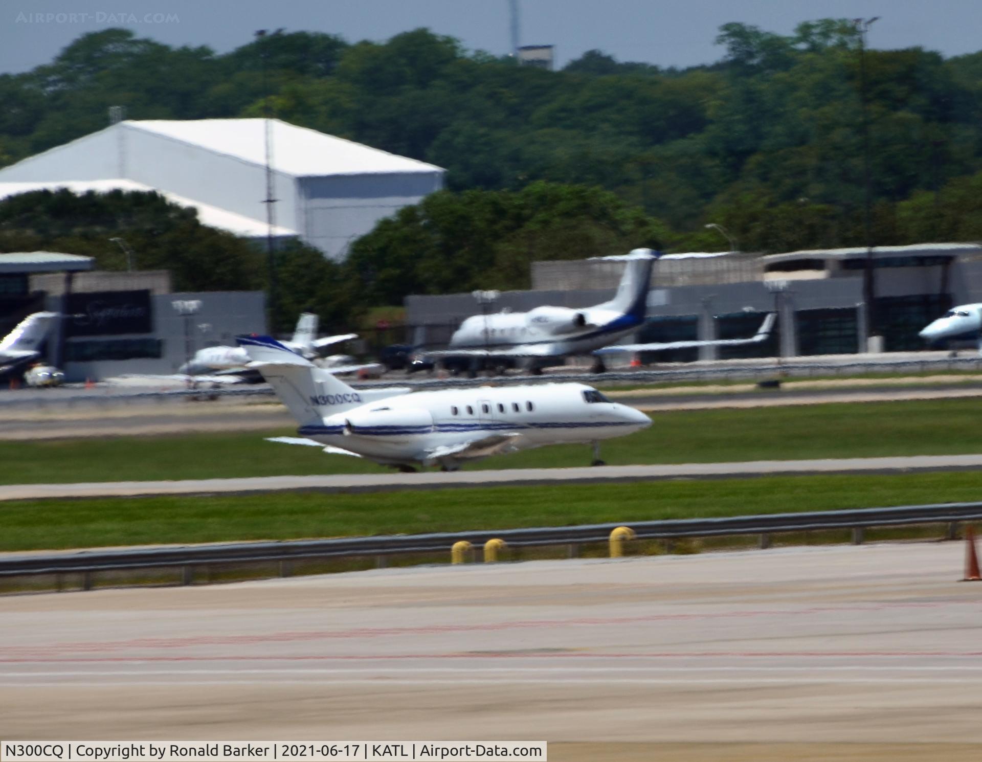 N300CQ, 2001 Raytheon Hawker 800XP C/N 258555, Takeoff Atlanta
