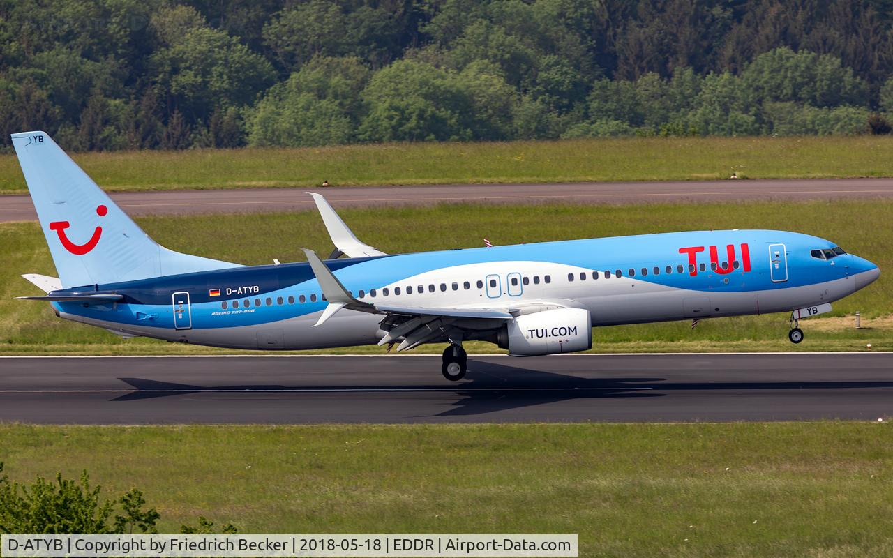 D-ATYB, 2013 Boeing 737-8K5 C/N 37257, about to touch down RW09