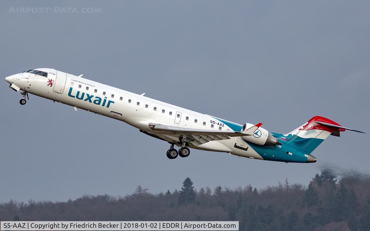 S5-AAZ, 2001 Canadair CRJ-700 (CL-600-2C10) Regional Jet C/N 10014, departure via RW27
