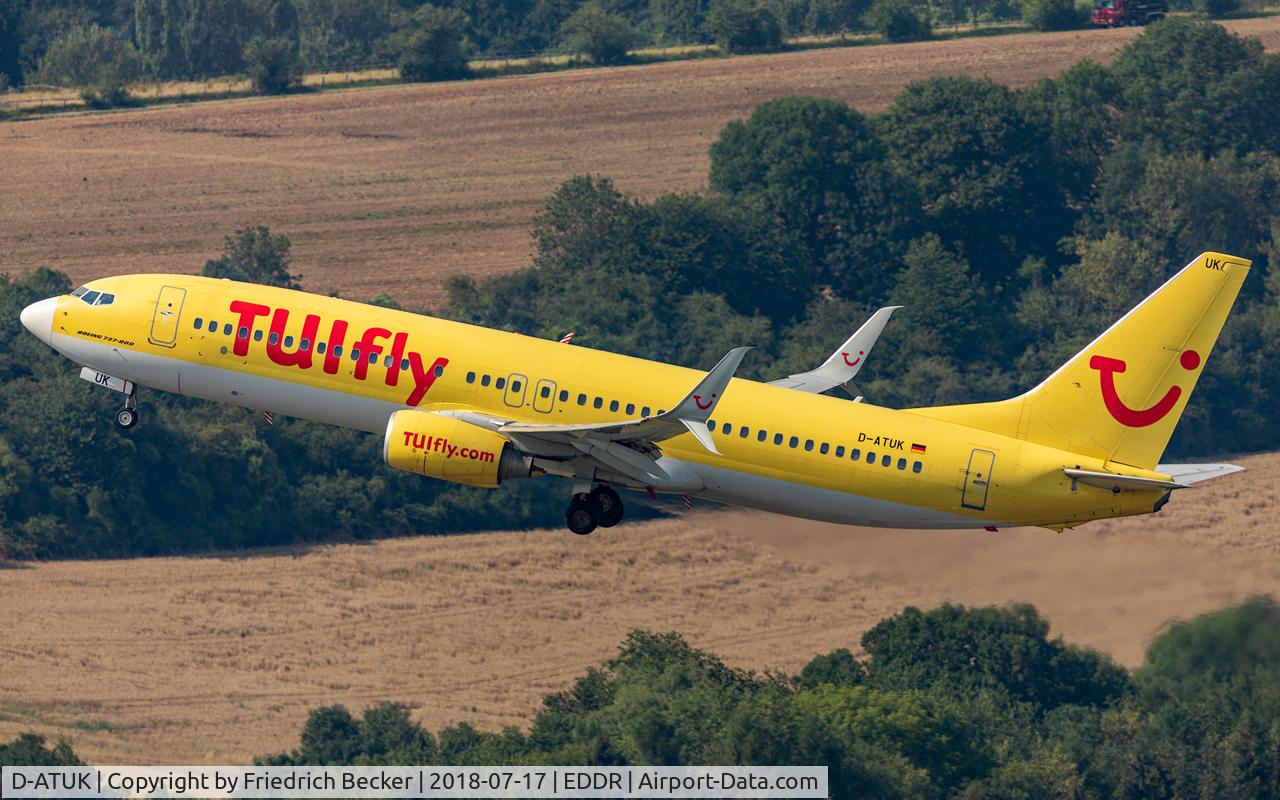 D-ATUK, 2011 Boeing 737-8K5 C/N 39094, departure via RW27