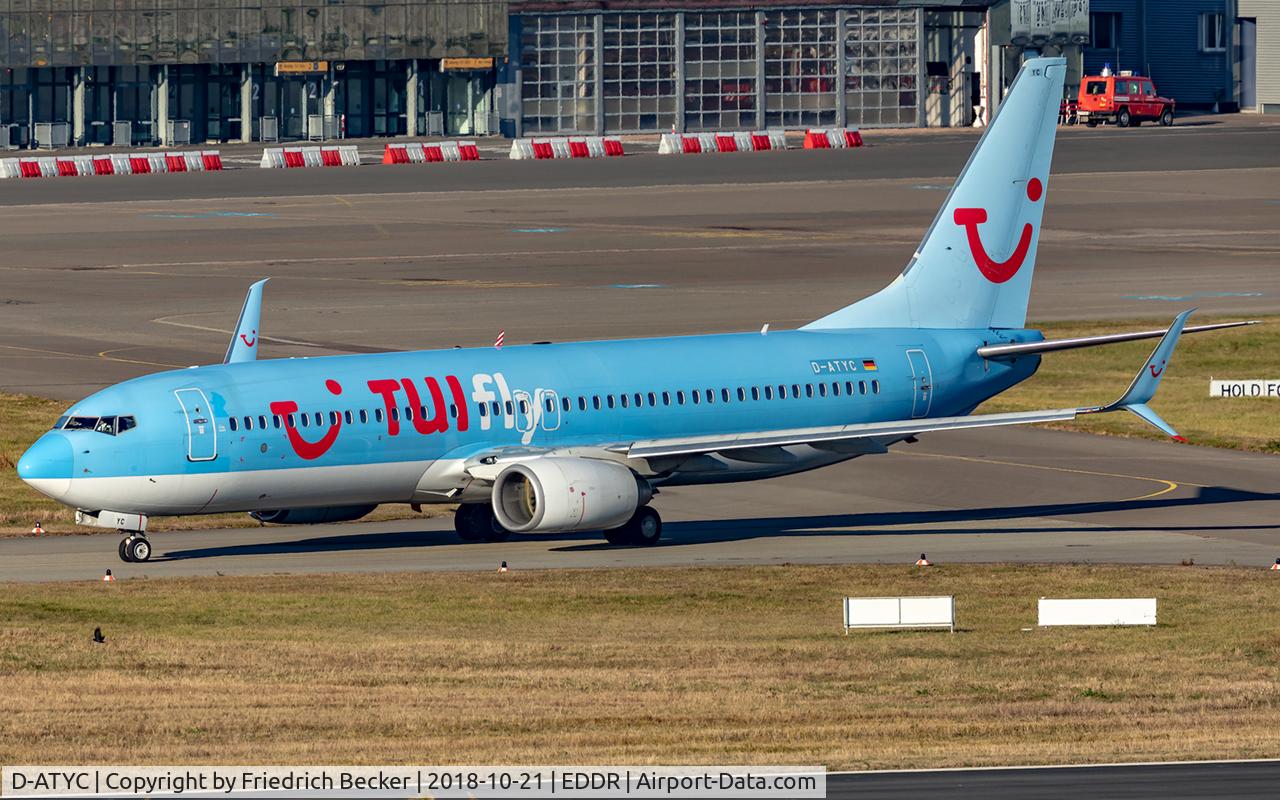 D-ATYC, 2011 Boeing 737-8K5 C/N 37259, taxying to the active