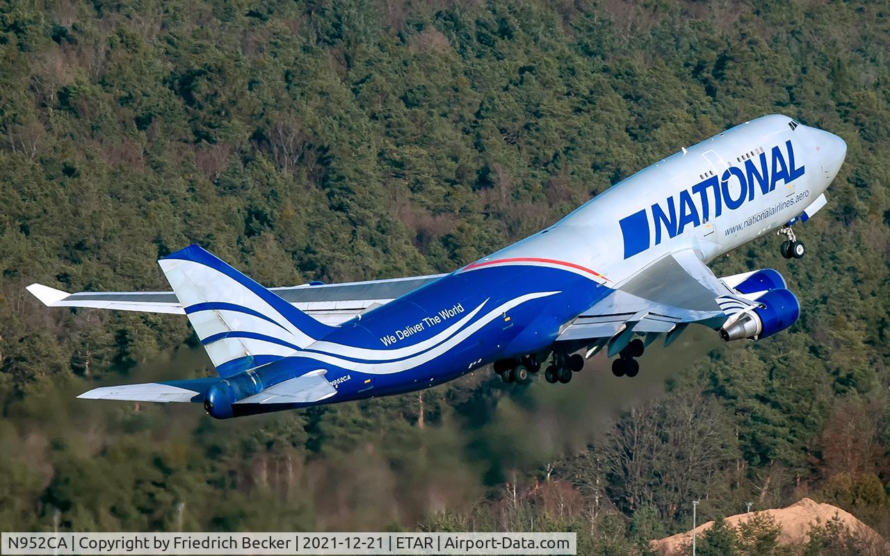 N952CA, 1991 Boeing 747-428M(BCF) C/N 25238, departure from Ramstein AB via RW08