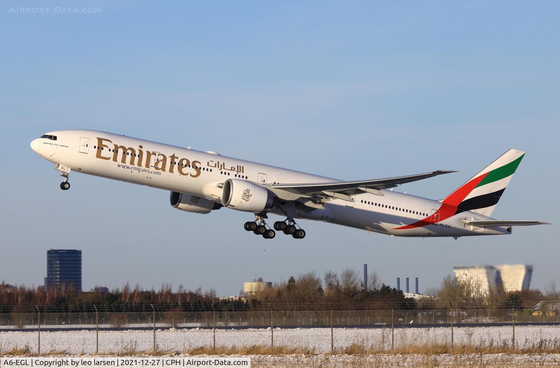 A6-EGL, 2011 Boeing 777-31H/ER C/N 41072, Copenhagen 27.12.2021