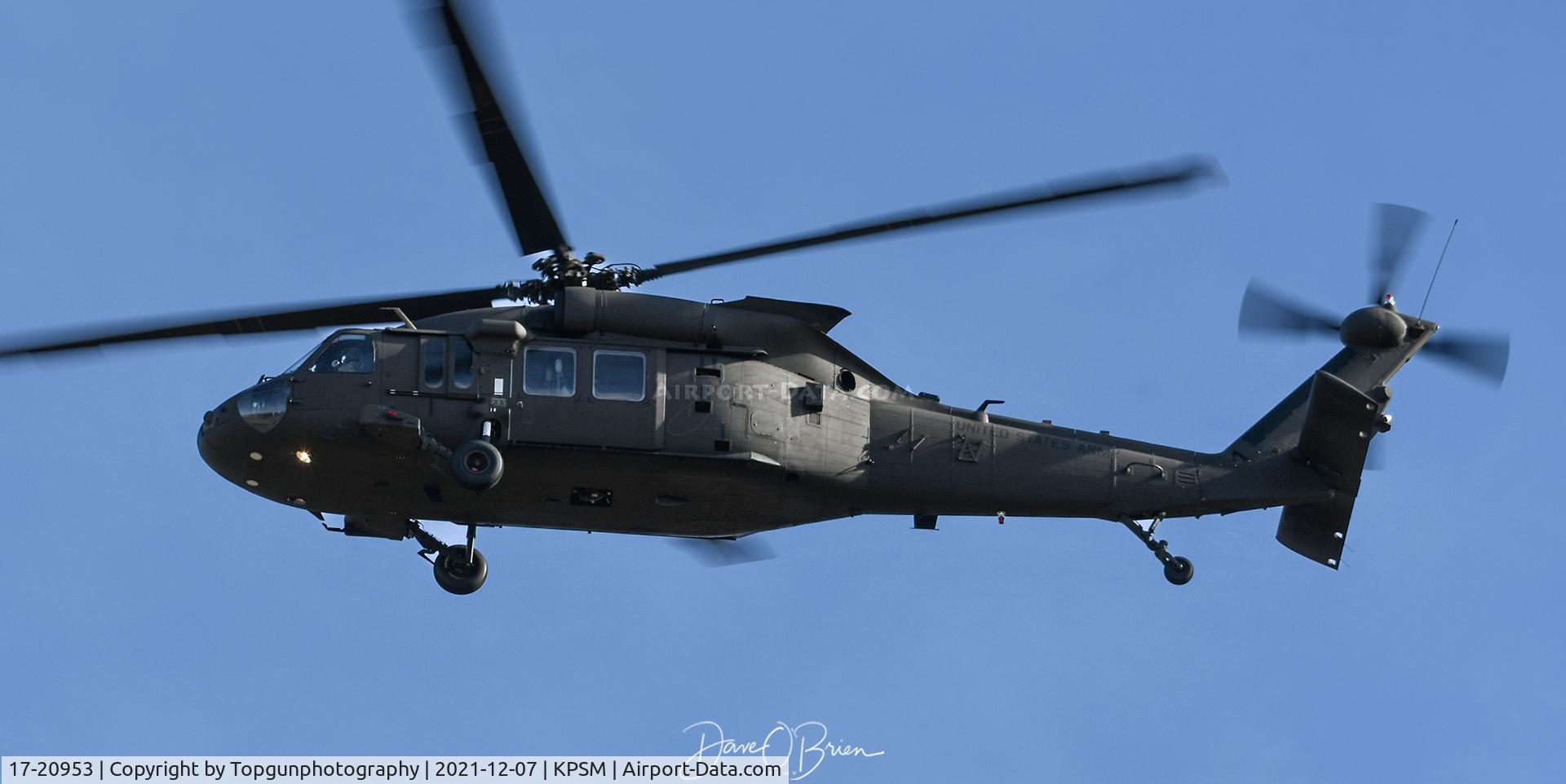 17-20953, 2018 Sikorsky UH-60M Black Hawk C/N 953, GUARD53 coming in for fuel.
