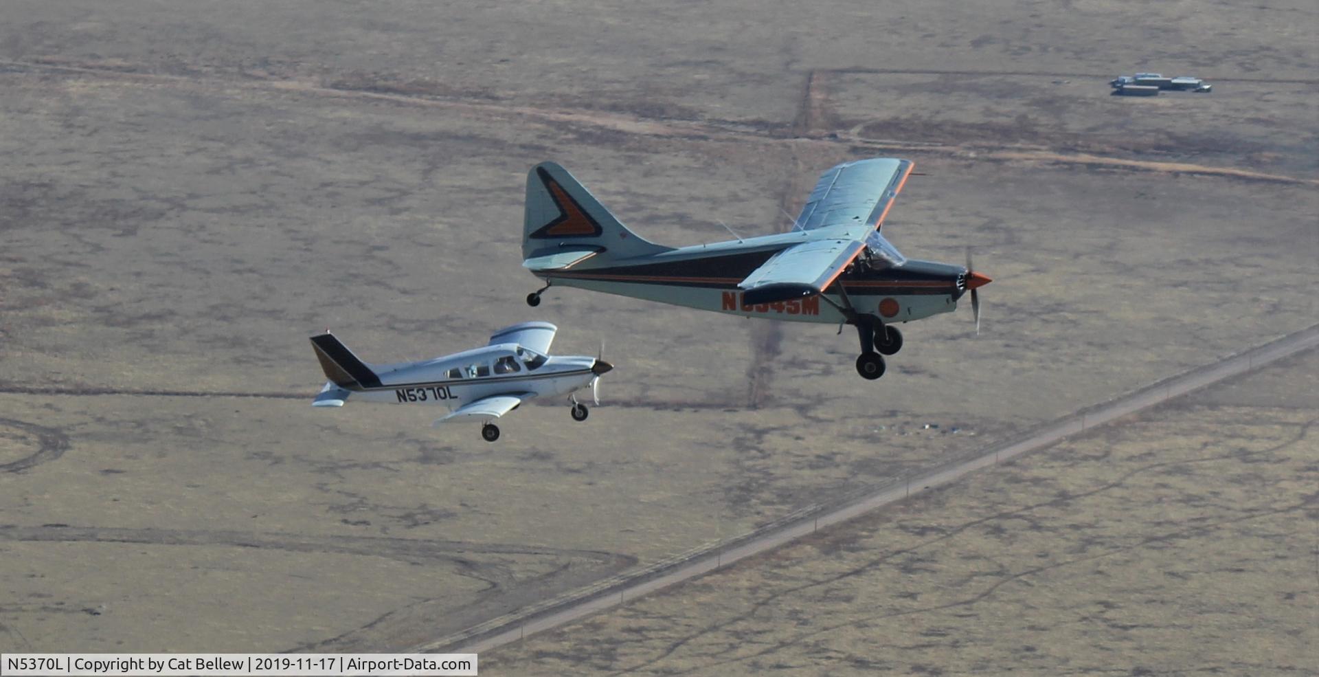 N5370L, 1968 Piper PA-28-180 C/N 28-4676, Formation.