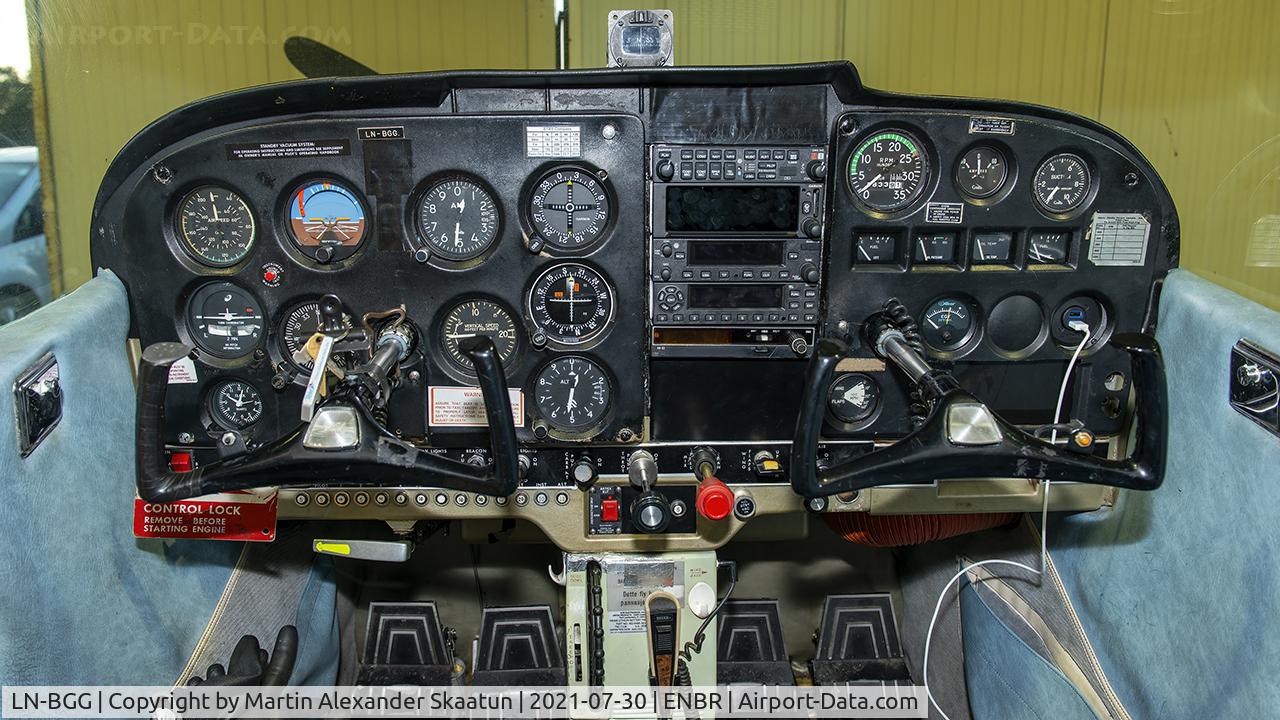 LN-BGG, Cessna 172K Skyhawk Skyhawk C/N 172-58781, Parked in the hangar during annual inspection,