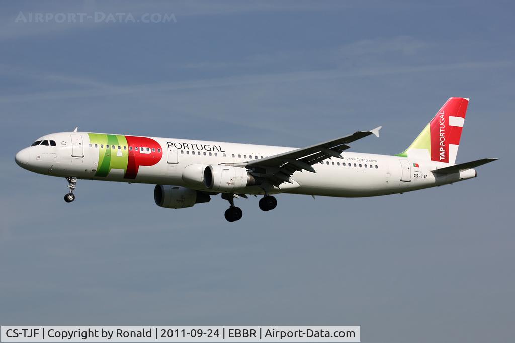 CS-TJF, 2000 Airbus A321-211 C/N 1399, at bru