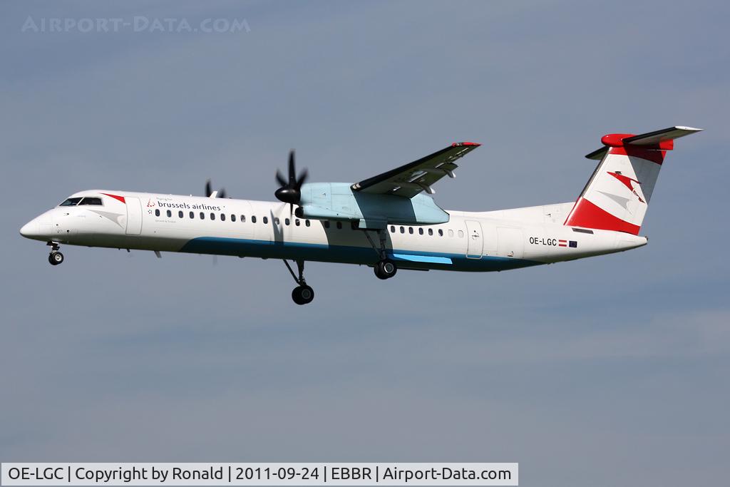 OE-LGC, 2000 De Havilland Canada DHC-8-402Q Dash 8 C/N 4026, at bru
