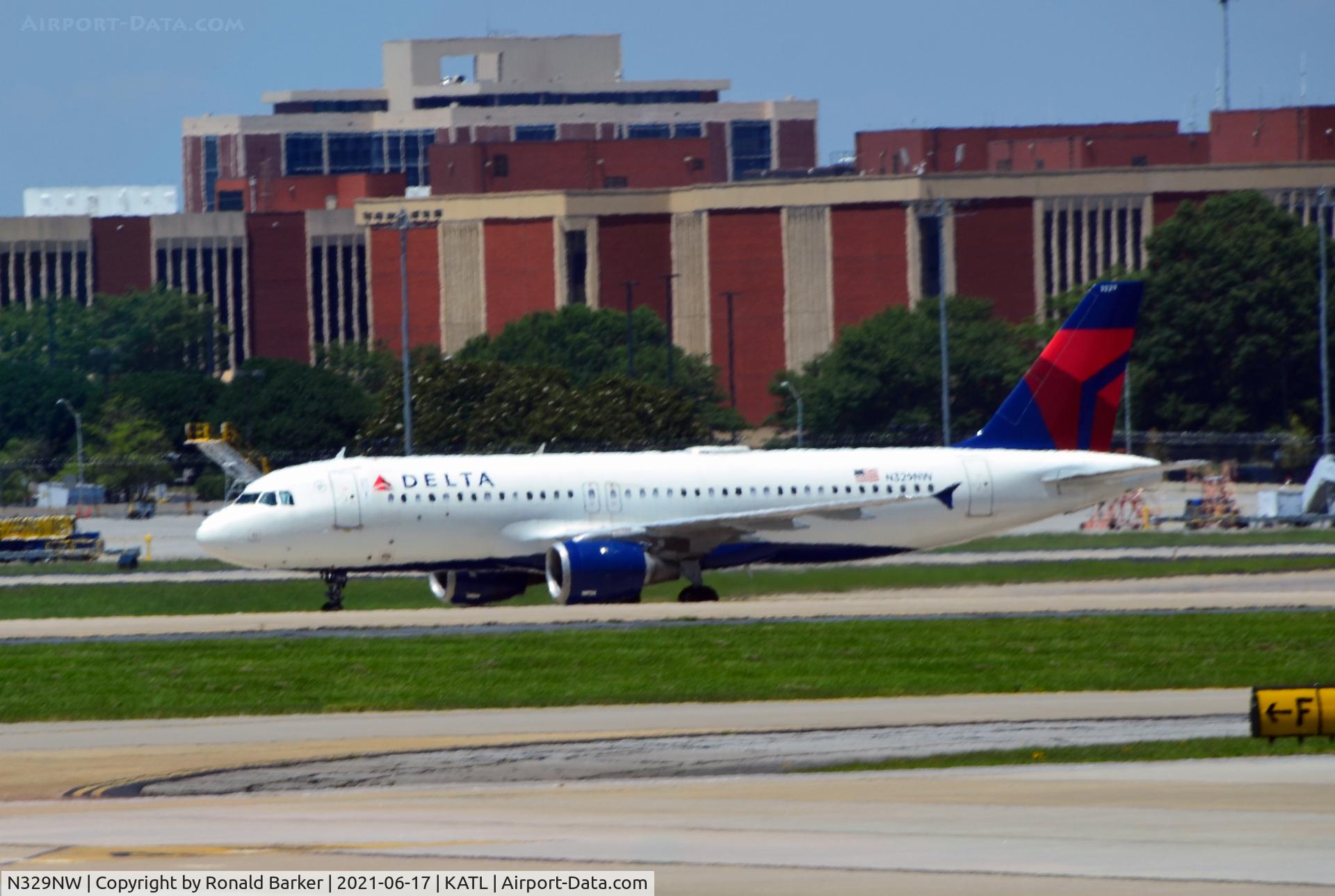 N329NW, 1992 Airbus A320-211 C/N 306, Taxi Atlanta