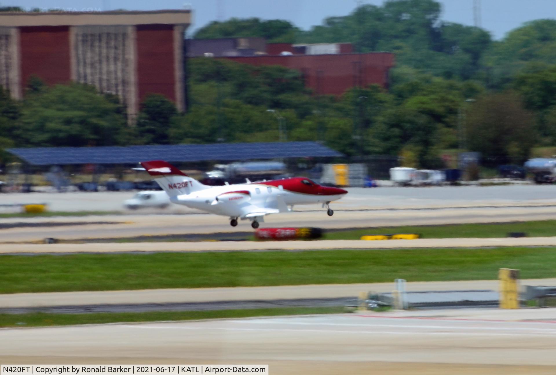 N420FT, 2020 Honda HA-420 HondaJet C/N 42000183, Takeoff Atlanta