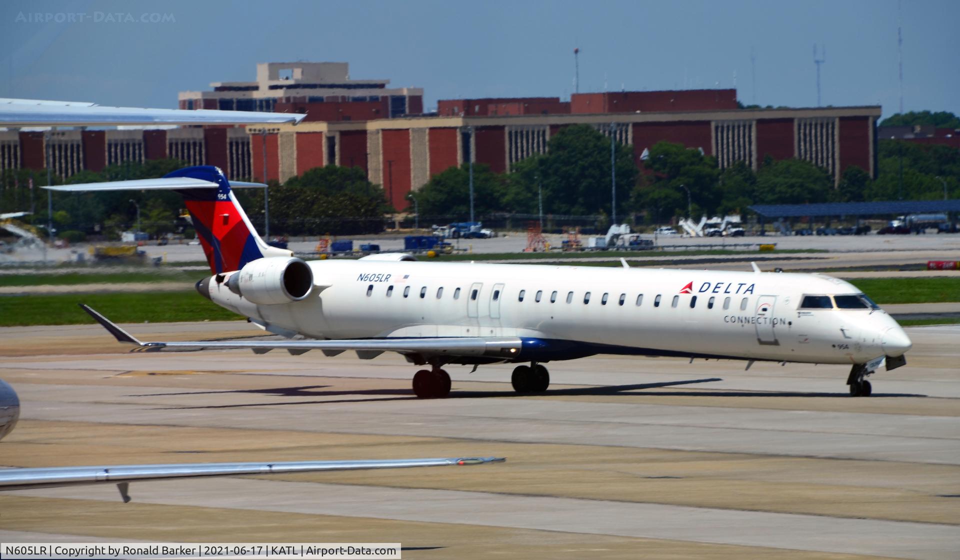 N605LR, 2008 Bombardier CRJ-900ER (CL-600-2D24) C/N 15160, Taxi Atlanta