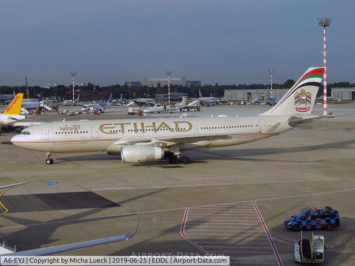 A6-EYJ, 2006 Airbus A330-243 C/N 737, At Düsseldorf