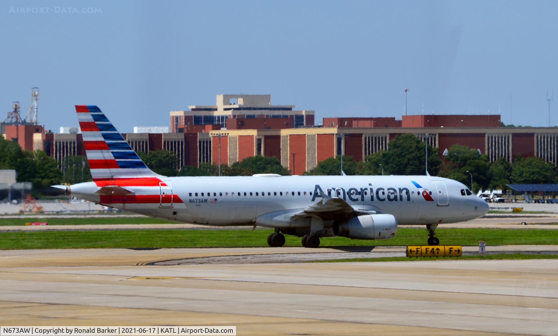 N673AW, 2004 Airbus A320-232 C/N 2312, Taxi Atlanta
