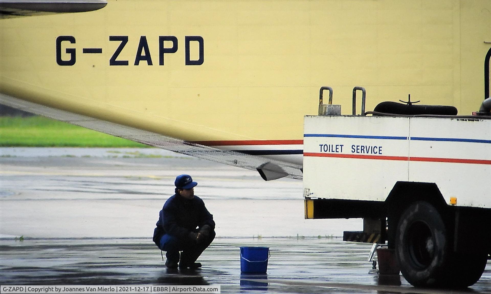 G-ZAPD, 1988 Short SD3-60-300 C/N SH.3741, Waiting....Slide scan