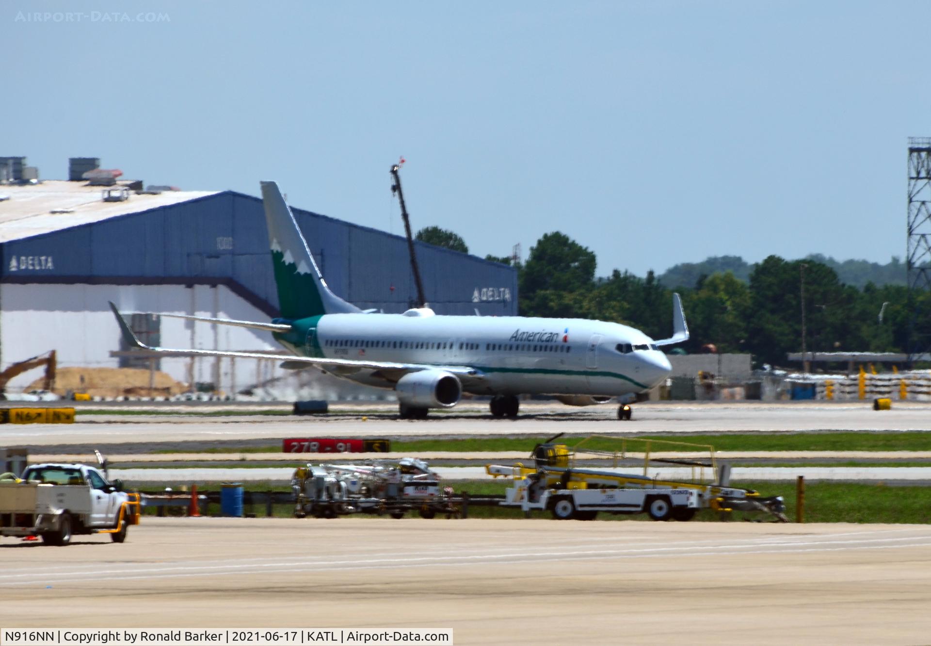 N916NN, 2012 Boeing 737-823 C/N 31163, Taxi Atlanta