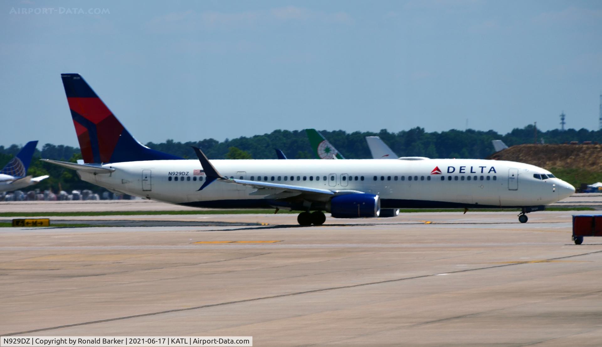 N929DZ, 2019 Boeing 737-932/ER C/N 63538, Taxi Atlanta