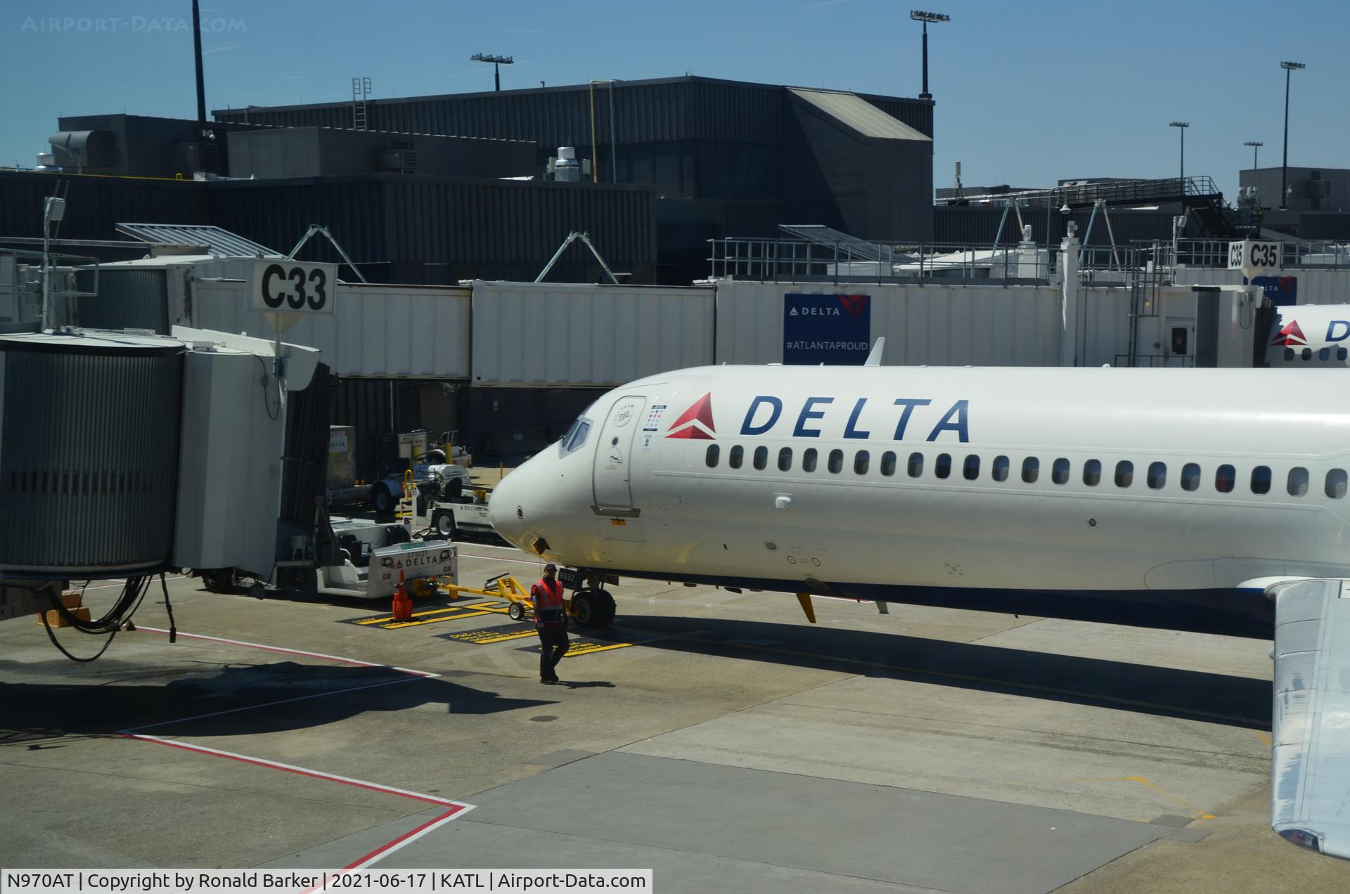 N970AT, 2001 Boeing 717-200 C/N 55031, Pushback Atlanta