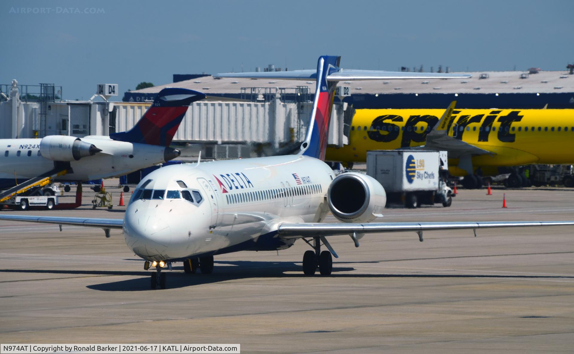 N974AT, 2002 Boeing 717-200 C/N 55034, Taxi Atlanta