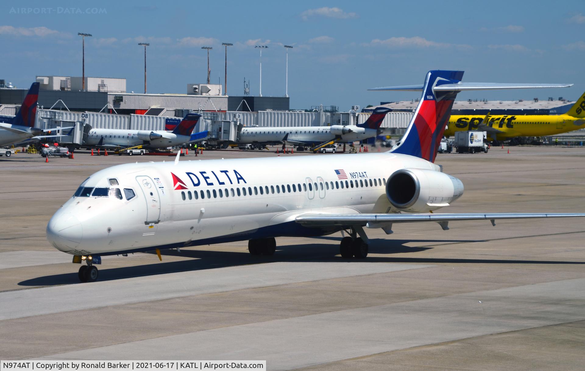 N974AT, 2002 Boeing 717-200 C/N 55034, Taxi Atlanta