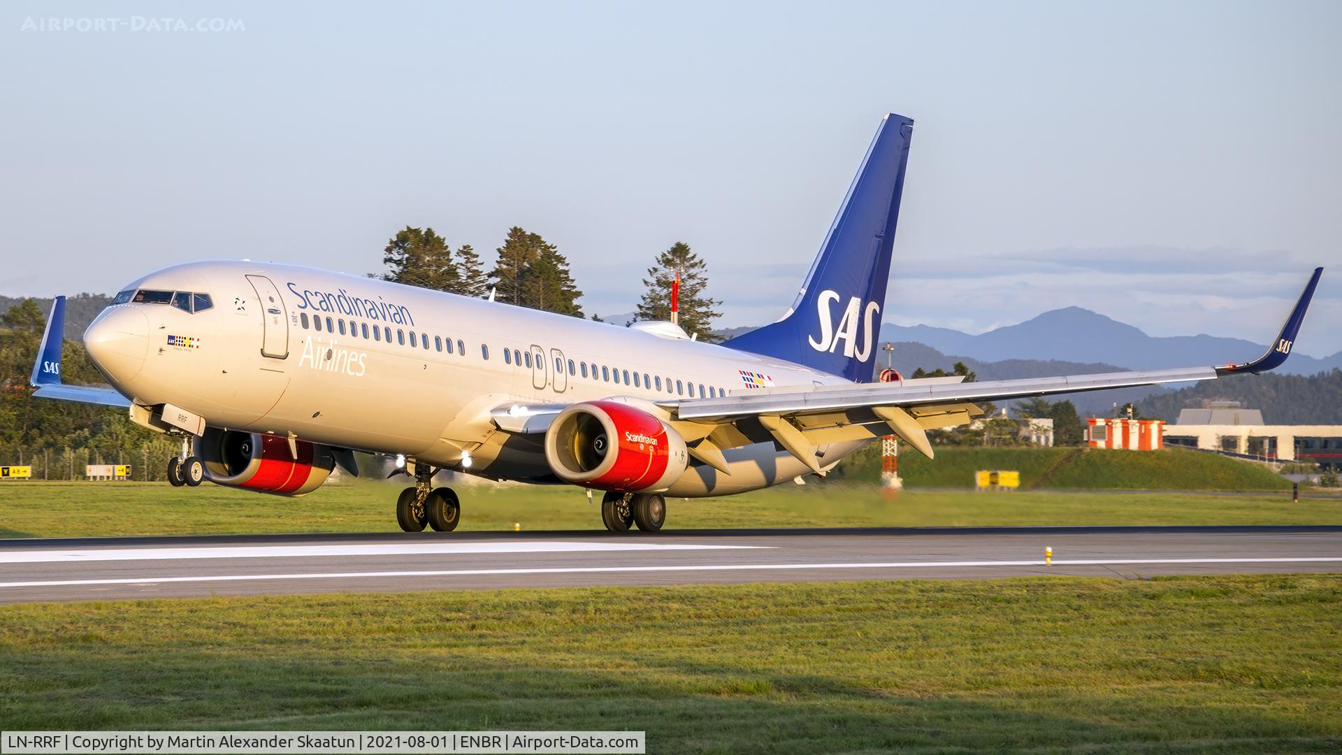 LN-RRF, 2008 Boeing 737-85P C/N 35707, Landing rwy. 35.