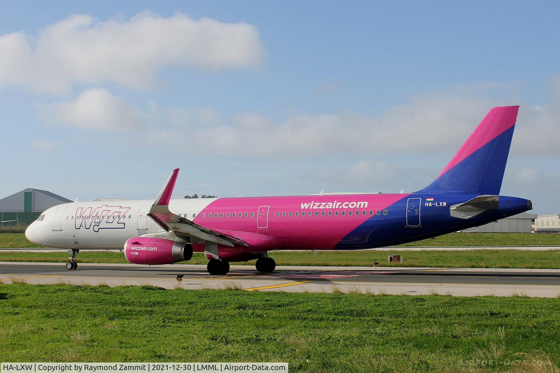 HA-LXW, 2017 Airbus A321-231 C/N 7947, A321 HA-LXW Wizzair