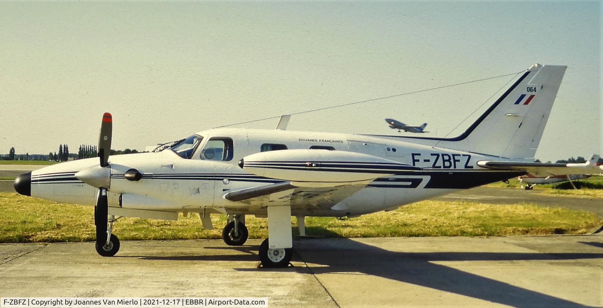 F-ZBFZ, Piper PA-31T-620 Cheyenne C/N 31T-8120064, Slide scan