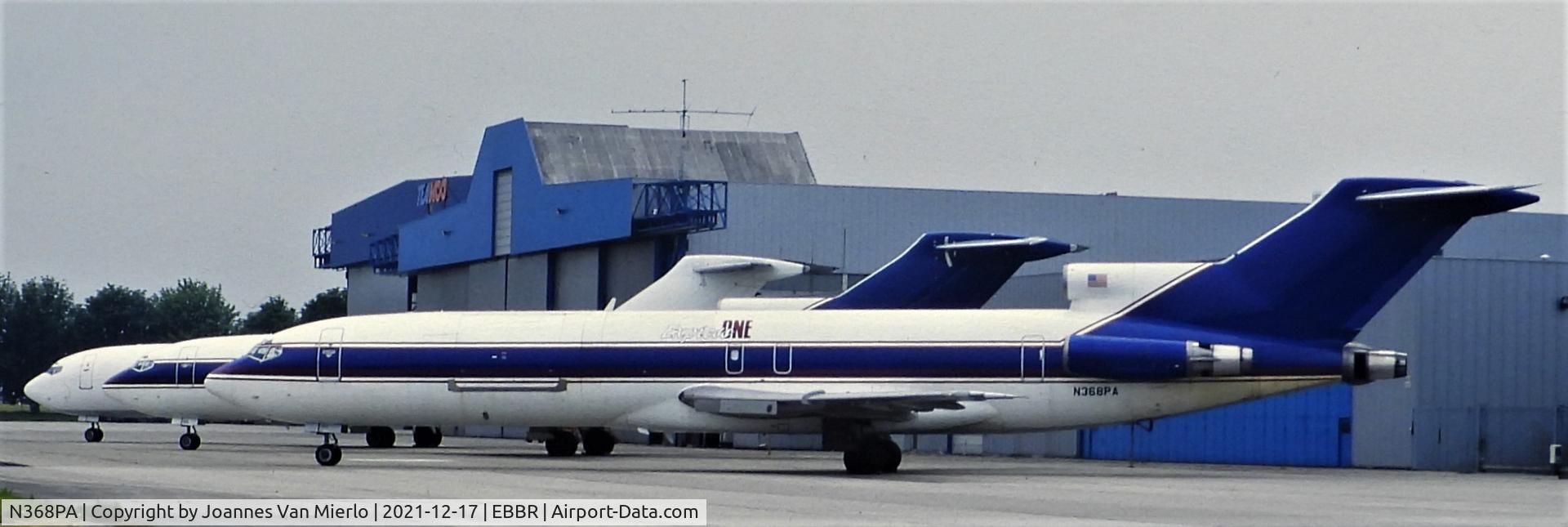 N368PA, 1982 Boeing 727-221F C/N 22540, Grounded slide scan