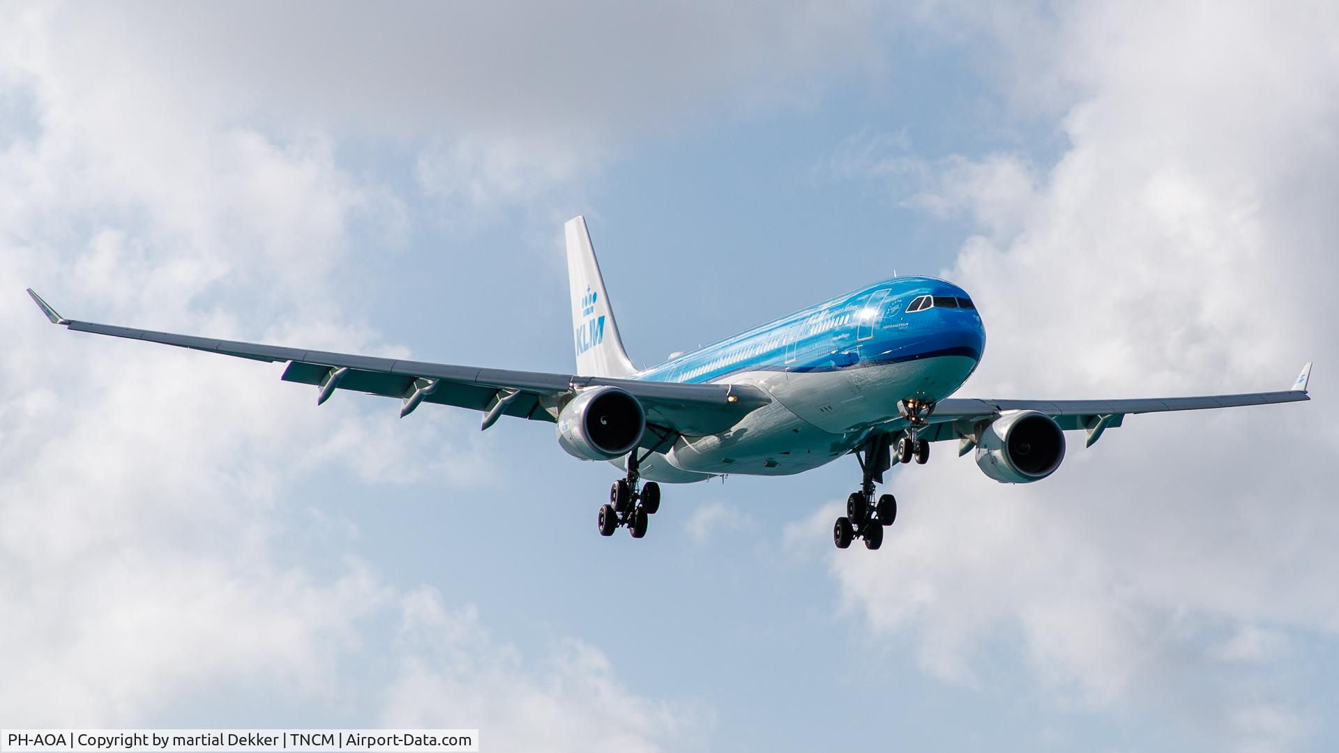 PH-AOA, 2005 Airbus A330-203 C/N 682, Maho beach