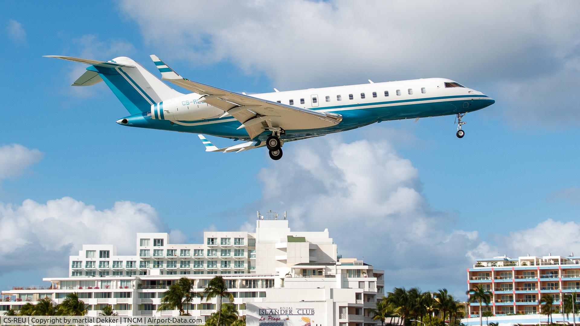 CS-REU, 2017 Bombardier Global 6000 C/N 9823, Maho beach