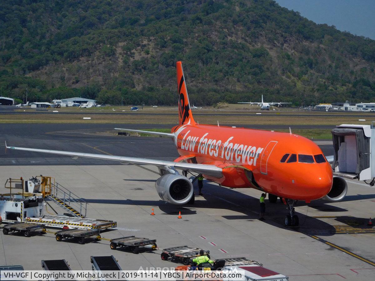 VH-VGF, 2010 Airbus A320-214 C/N 4497, At Cairns