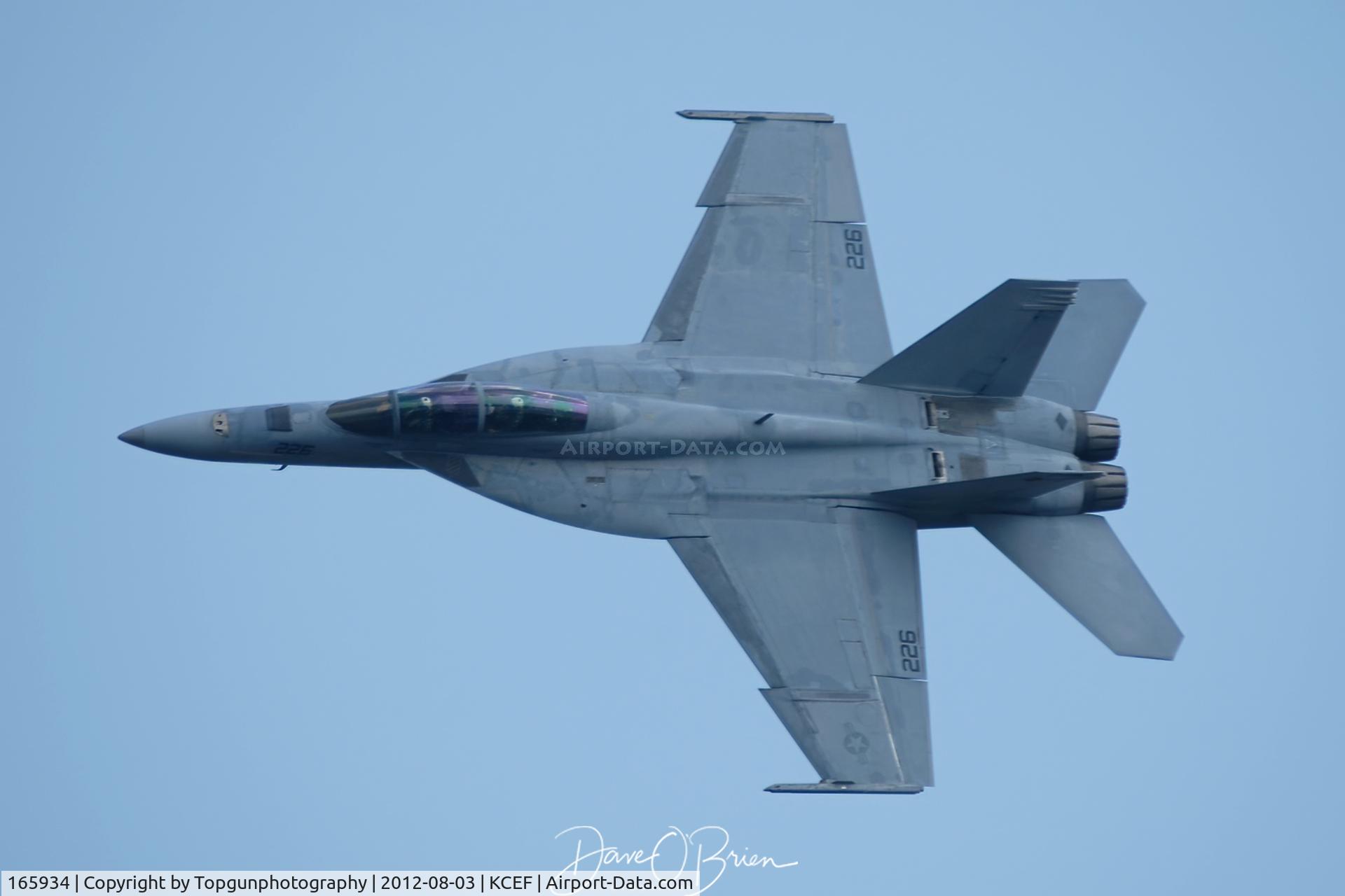 165934, Boeing F/A-18F Super Hornet C/N F080, photopass through the hazy sky