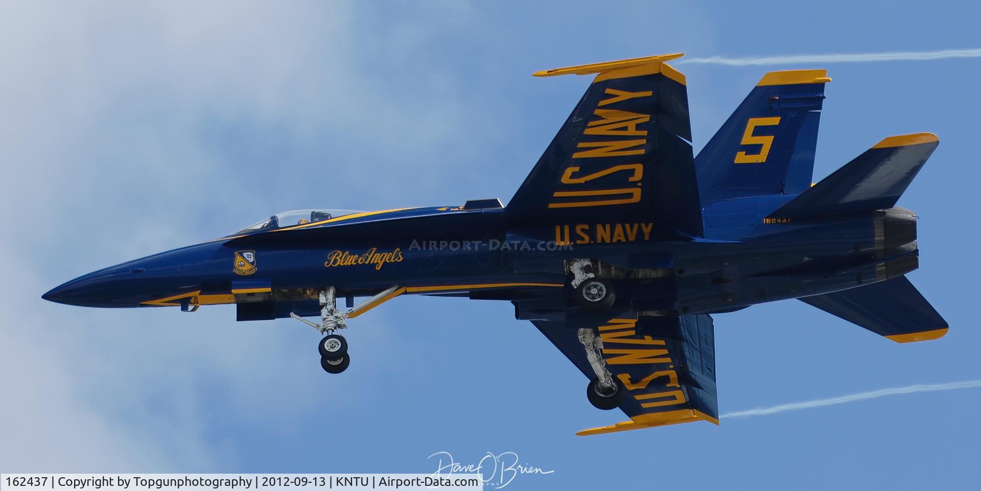 162437, McDonnell Douglas F/A-18A Hornet C/N 0281, Blue Angel lead solo landing at Oceana