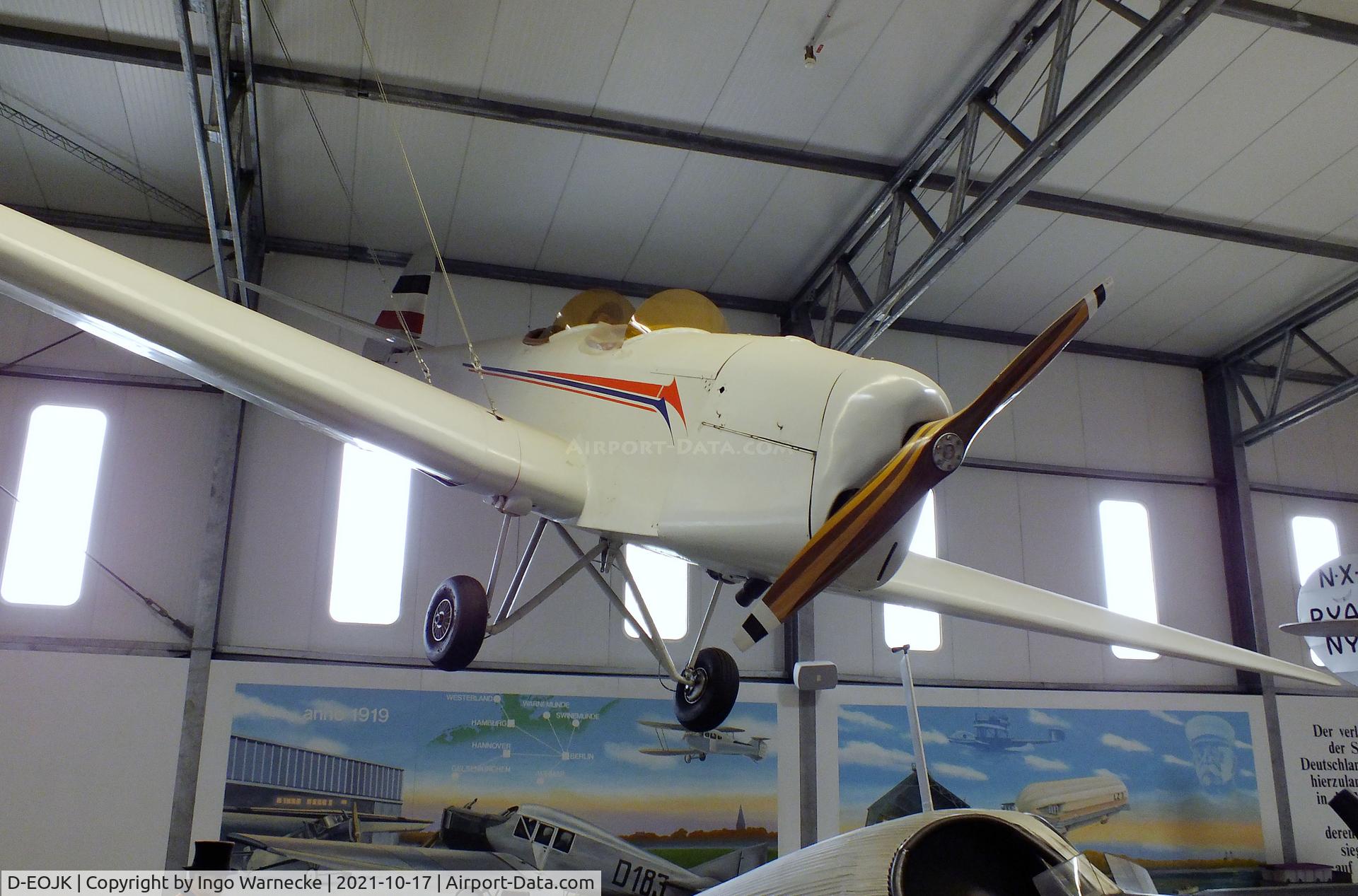D-EOJK, 1989 Josef Kurz Klemm L25 replica C/N 01, Klemm (Josef Kurz) L 25 replica, displayed in pre-war colours without registration at the Luftfahrtmuseum Laatzen, Laatzen (Hannover)