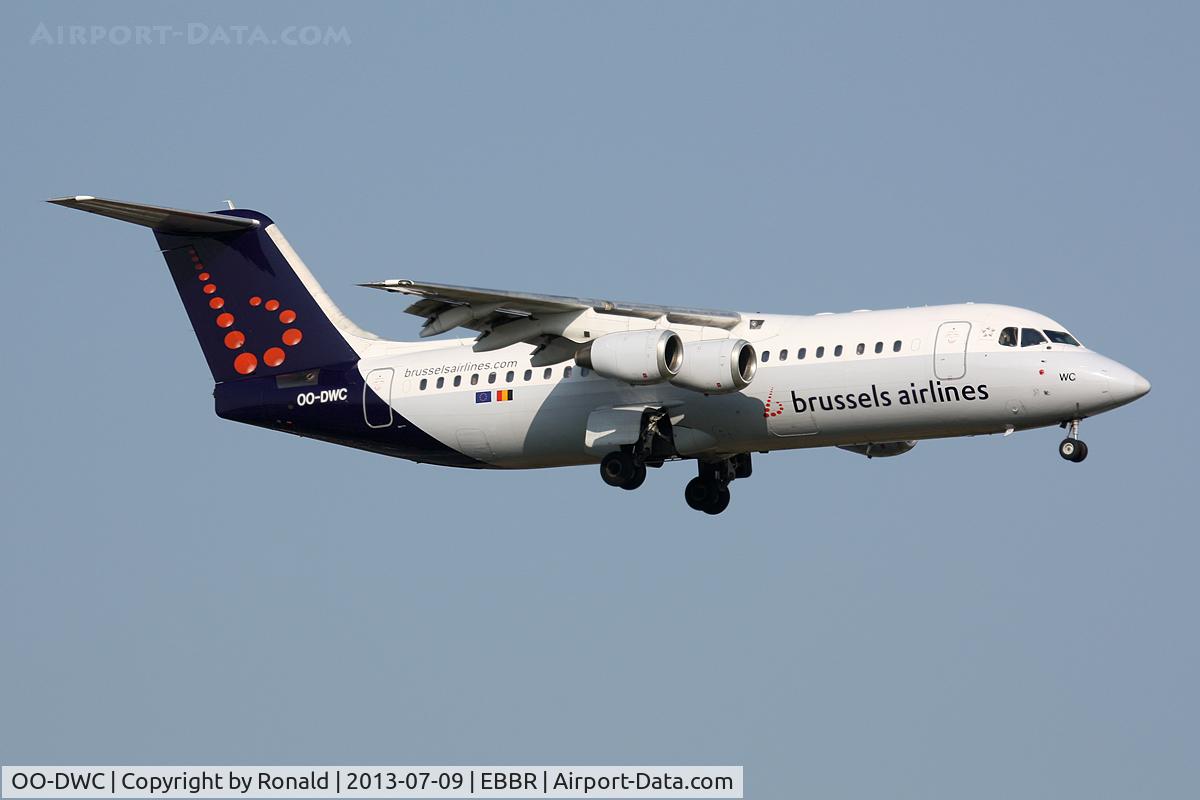 OO-DWC, 1998 British Aerospace Avro 146-RJ100 C/N E3322, at bru
