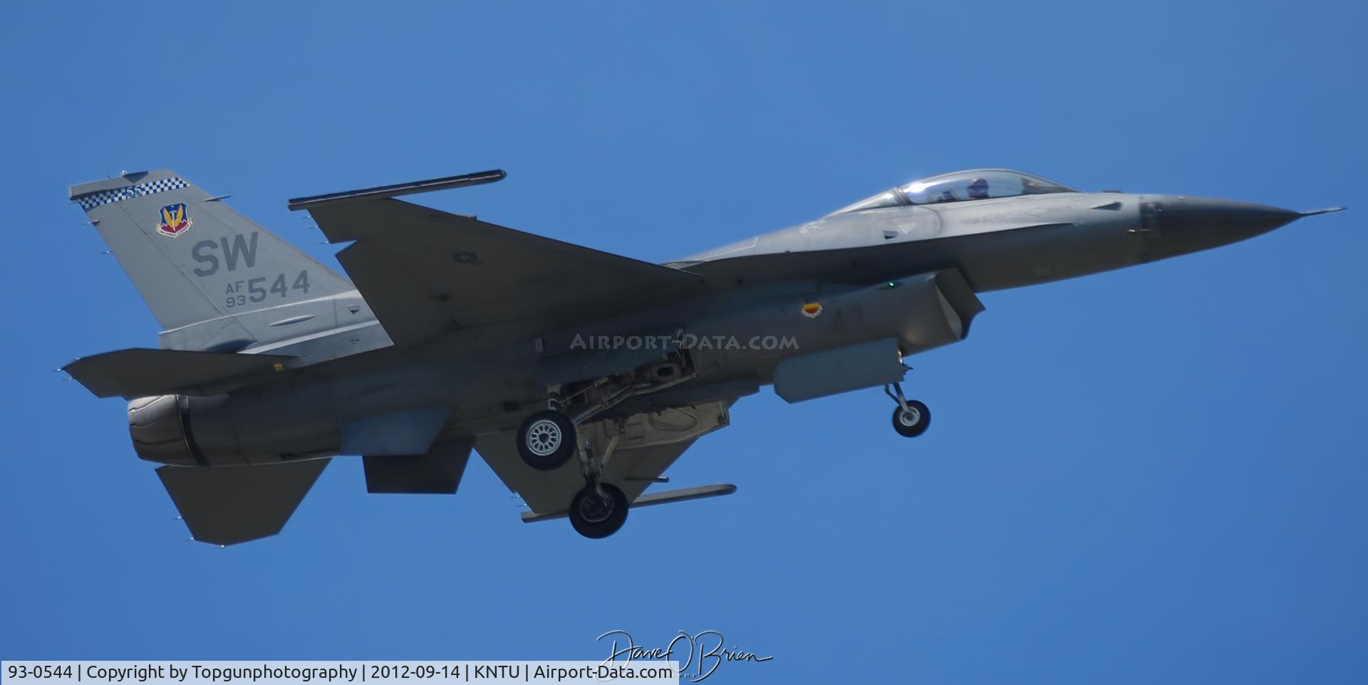 93-0544, 1993 General Dynamics F-16CJ Fighting Falcon C/N CC-179, dirty flyby for F-16 Demo