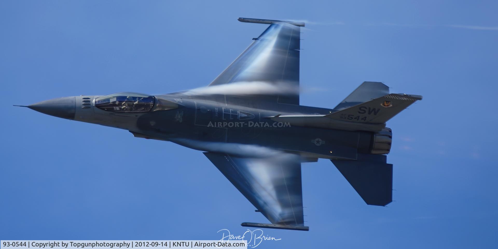 93-0544, 1993 General Dynamics F-16CJ Fighting Falcon C/N CC-179, Photo pass from the right