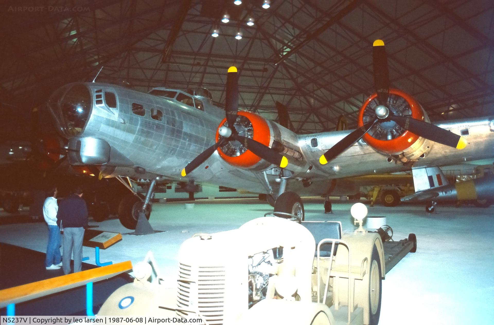 N5237V, 1945 Boeing B-17G Flying Fortress C/N 32509, RAF Museum Hendon 8.6.1987